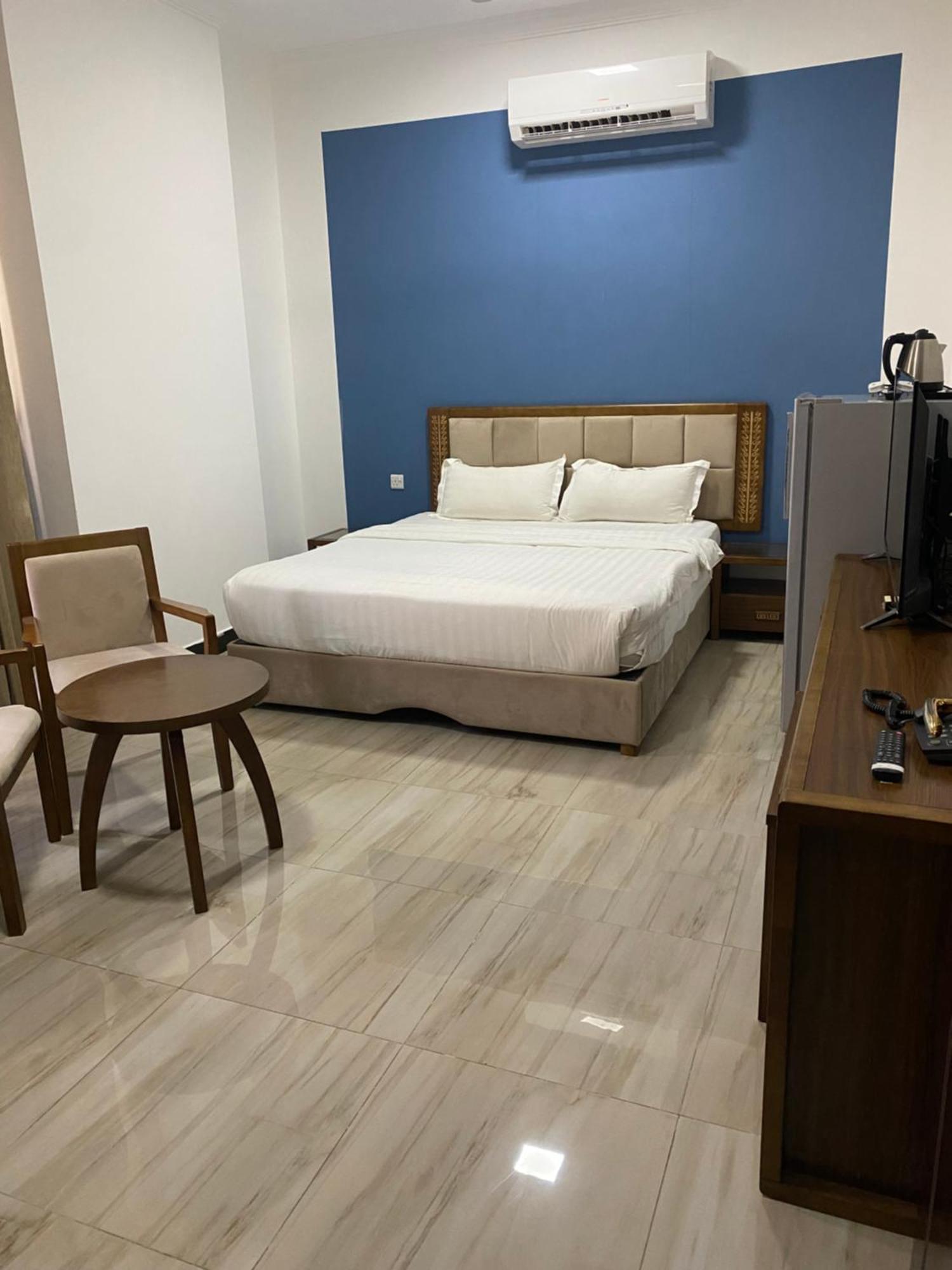 Home Station Hotel Mascate Esterno foto