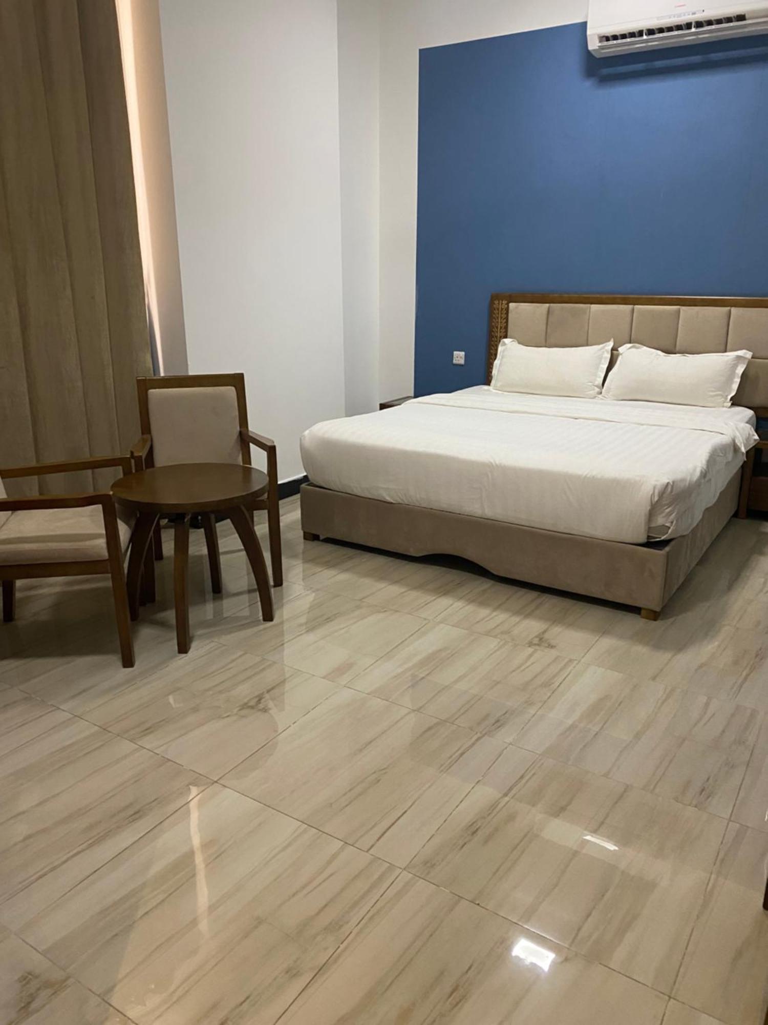 Home Station Hotel Mascate Esterno foto
