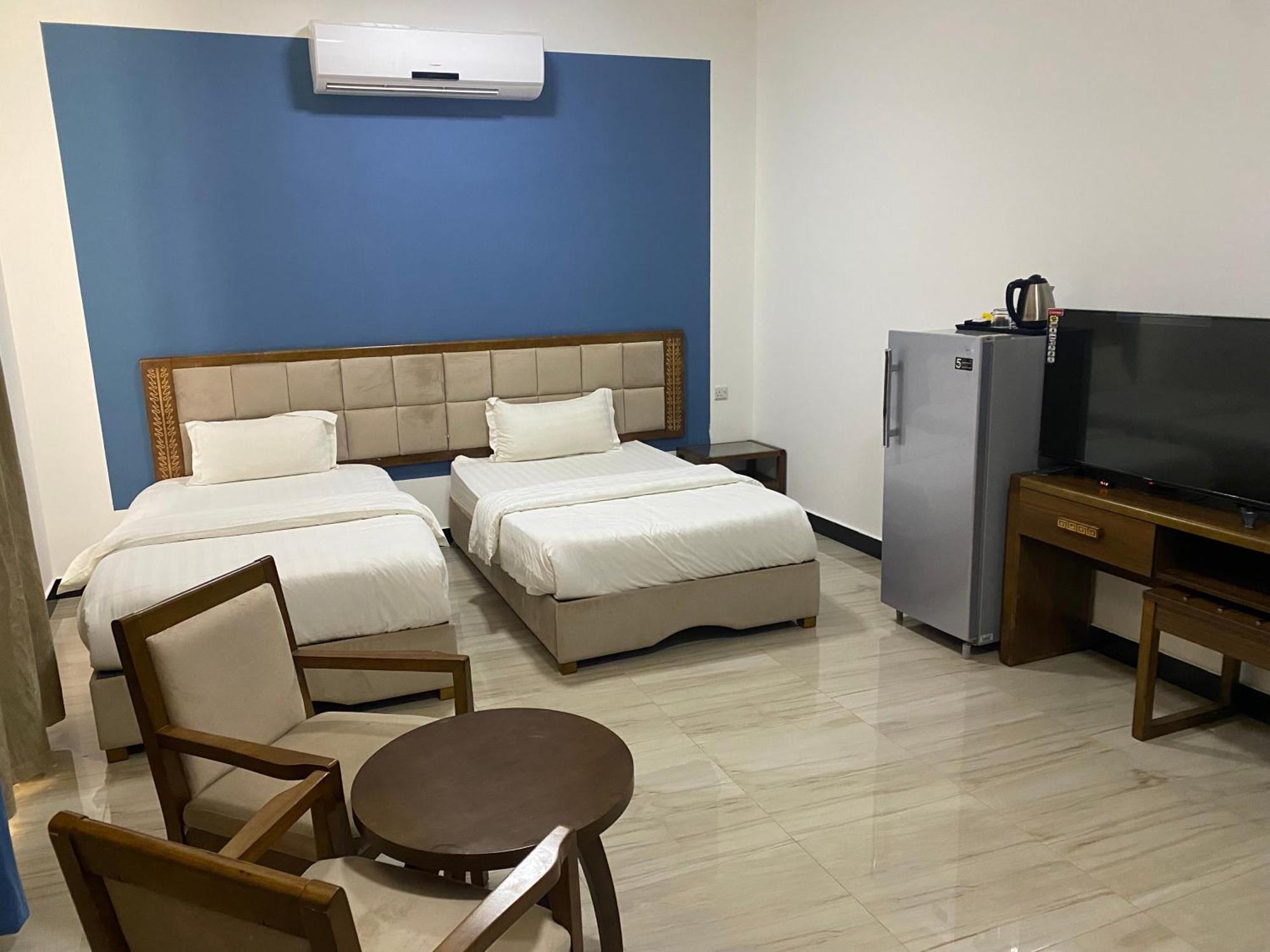 Home Station Hotel Mascate Esterno foto