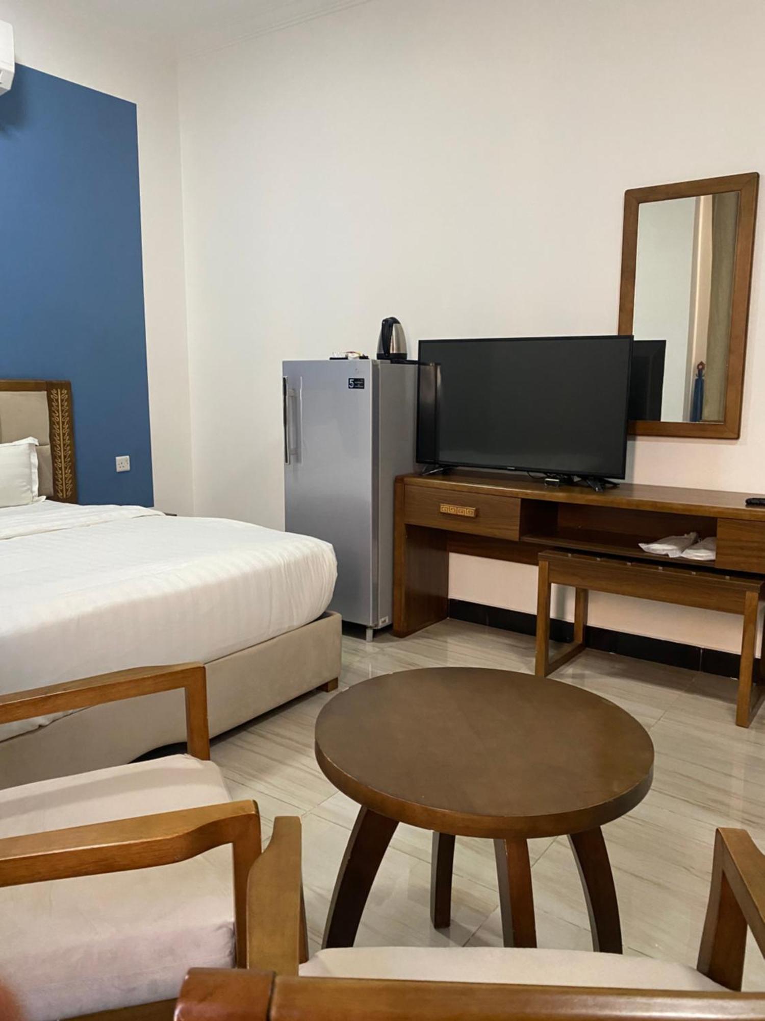 Home Station Hotel Mascate Esterno foto