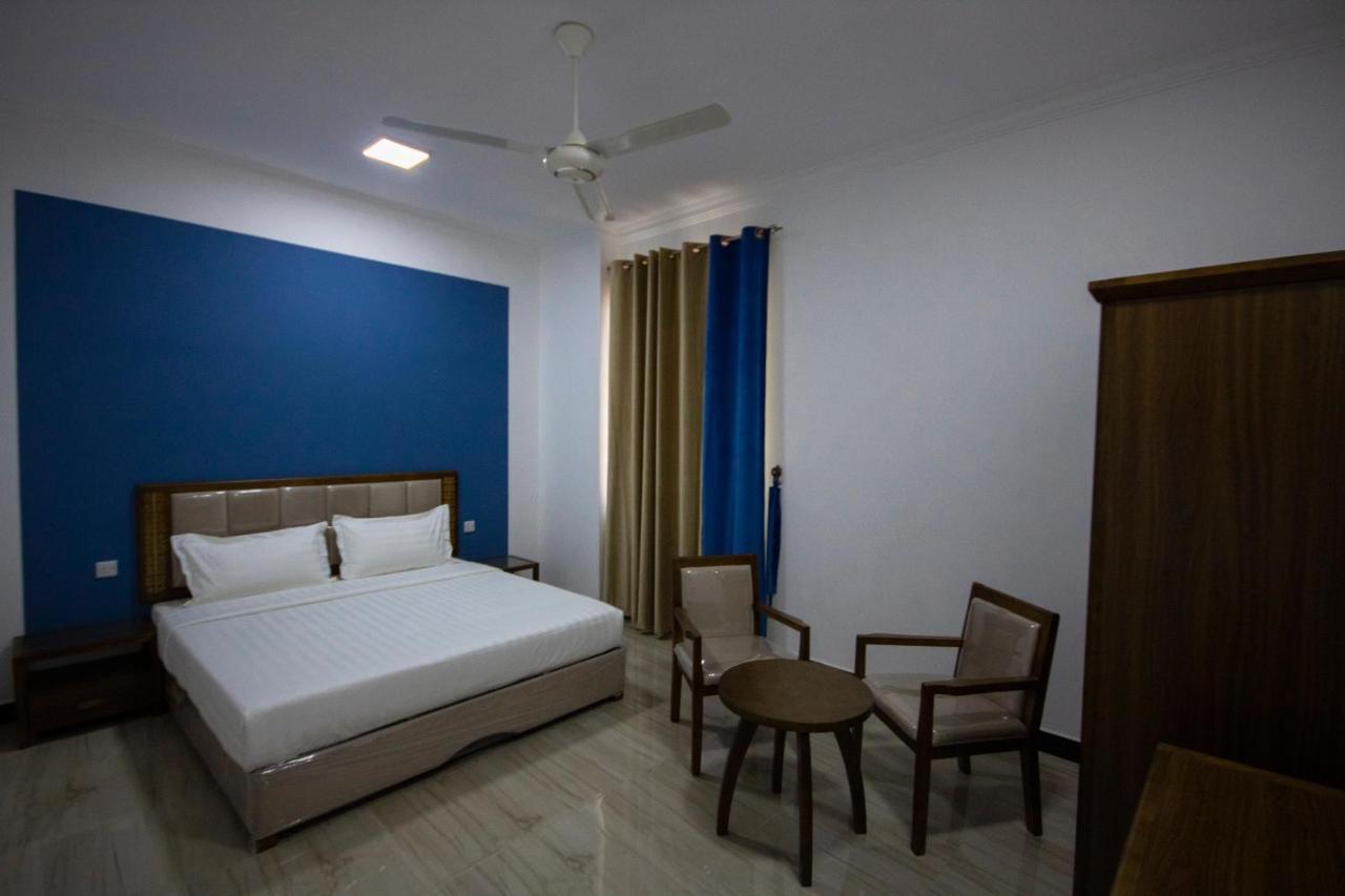 Home Station Hotel Mascate Esterno foto