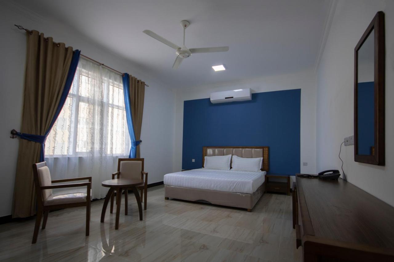Home Station Hotel Mascate Esterno foto